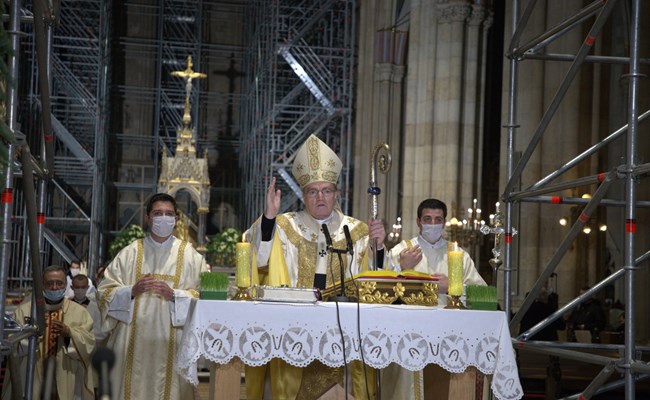 ​Kardinal Bozanić predvodio misu polnoćku u zagrebačkoj katedrali